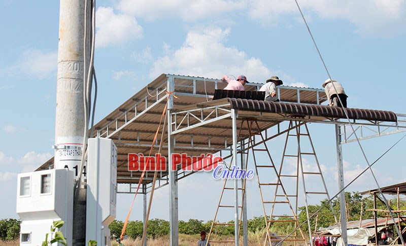 V&ugrave;ng bi&ecirc;n giới B&ugrave; Đốp s&aacute;ng &aacute;nh điện