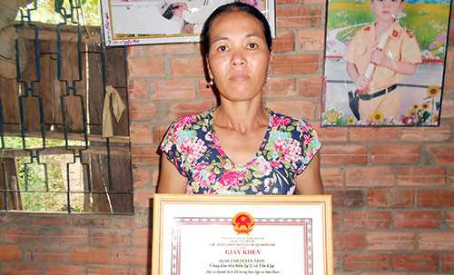 “Làm dâu trăm họ”