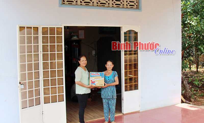 Phụ nữ Long Giang học và làm theo Bác