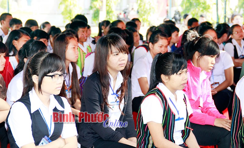 Một ch&iacute;nh s&aacute;ch nh&acirc;n văn nhưng c&ograve;n nhiều&nbsp;trăn trở