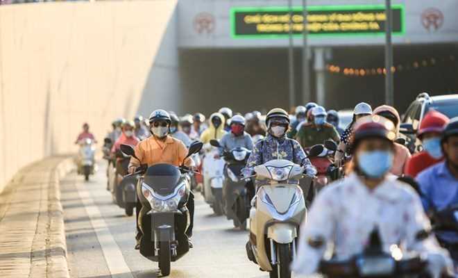 Cả ba miền nắng và oi nóng, nhiệt độ tại Hà Nội lên mức 34 độ C