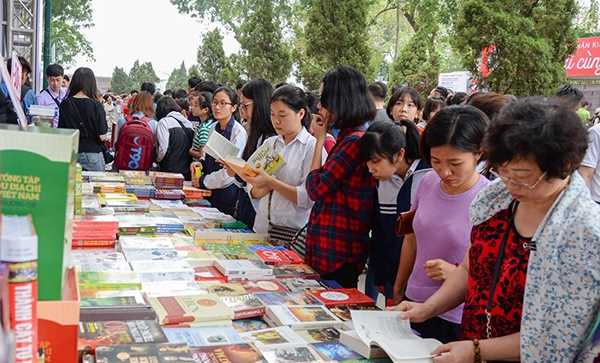 Tổ chức Ng&agrave;y s&aacute;ch Việt Nam 21-4