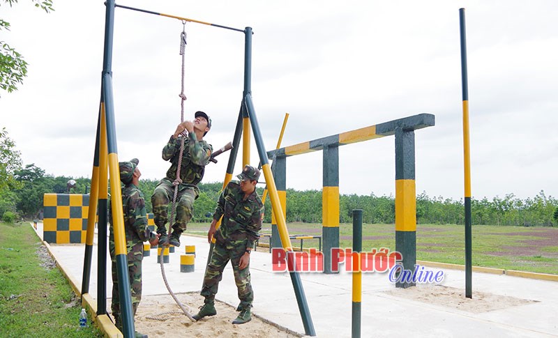 Rèn thể lực - nâng cao sức chiến đấu cho bộ đội