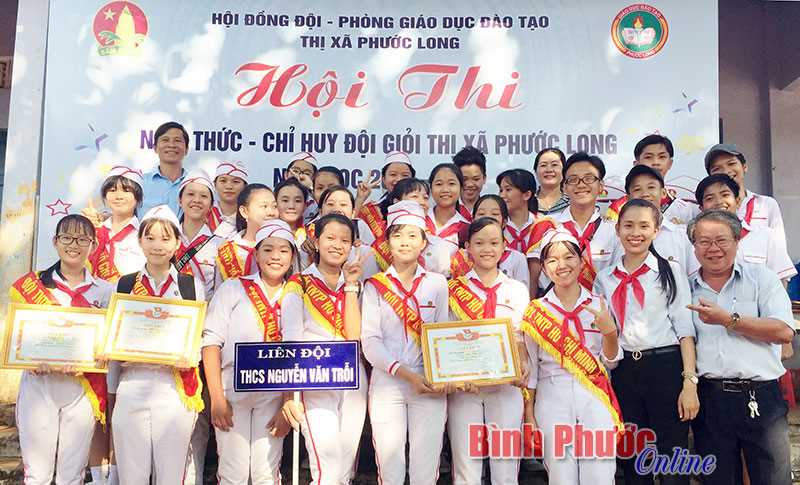 Sôi nổi hội thi nghi thức và chỉ huy đội giỏi