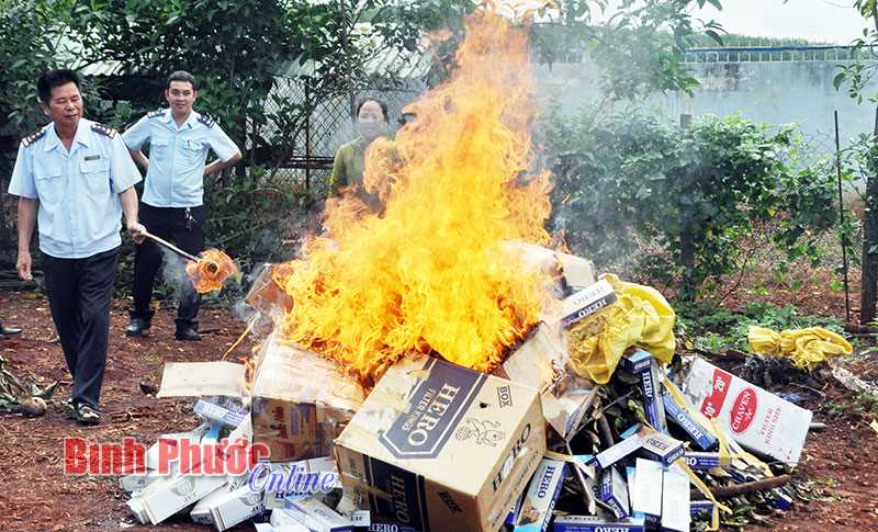 Tiêu hủy hơn 10 ngàn gói thuốc lá