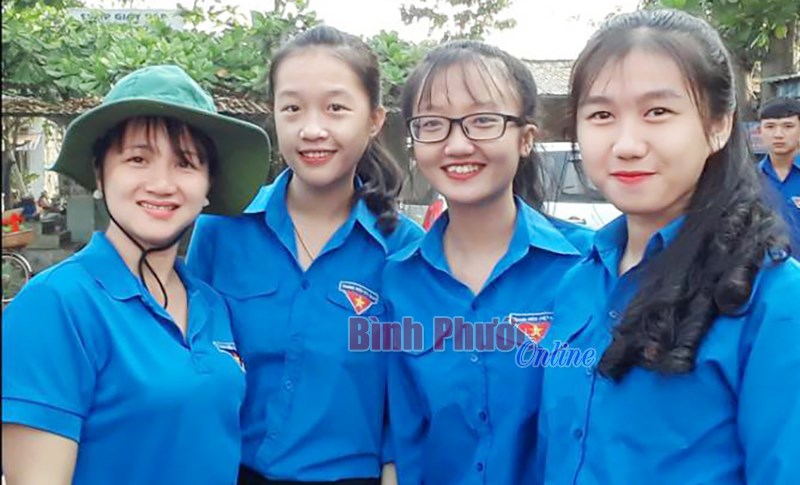 Tổng phụ trách đội tiêu biểu ở Đồng Phú