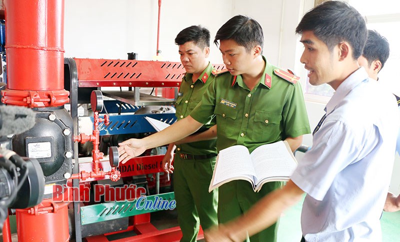 Trung &uacute;y Nguyễn Thanh B&igrave;nh c&aacute;n bộ trẻ nhiệt huyết