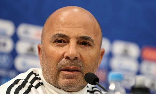Argentina-Nigeria: Sampaoli bị tước quyền lực, cầu thủ tự xếp đội hình