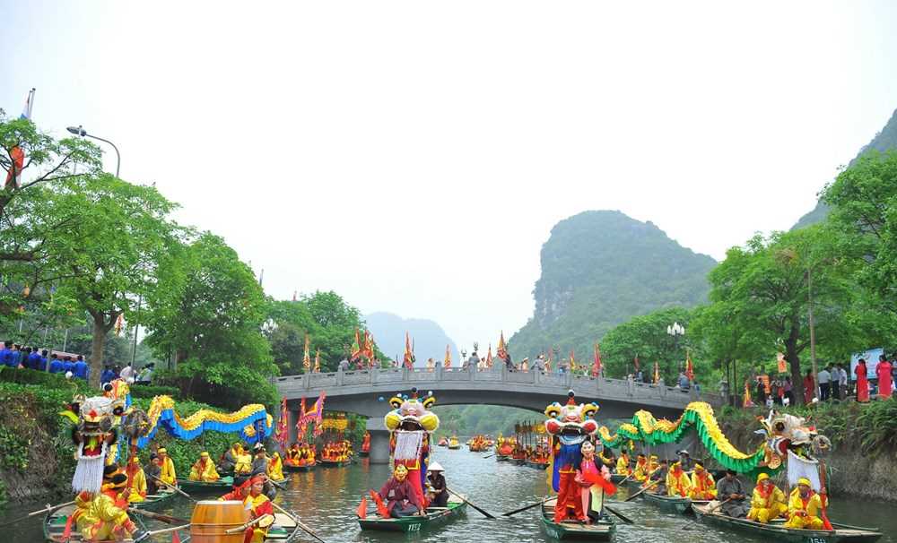 Hàng nghìn người dự Khai mạc Lễ hội Tràng An năm 2018