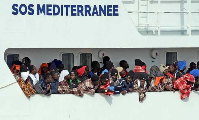 Maroc giải cứu hơn 470 người di cư bất hợp pháp trên biển