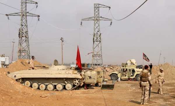 Quân đội Iraq bắn phá các vị trí của IS bên trong lãnh thổ Syria