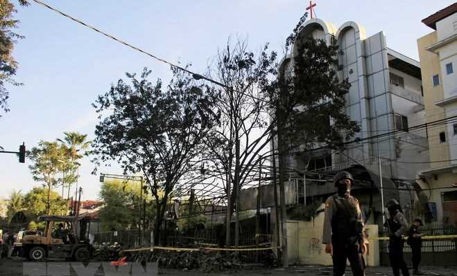 2 đối tượng tự cho nổ tung thân mình tại sở cảnh sát Indonesia