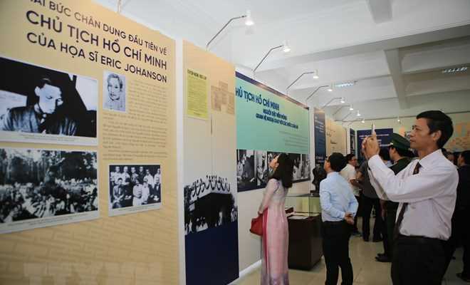 Triển lãm "Chủ tịch Hồ Chí Minh với những người bạn châu Âu"