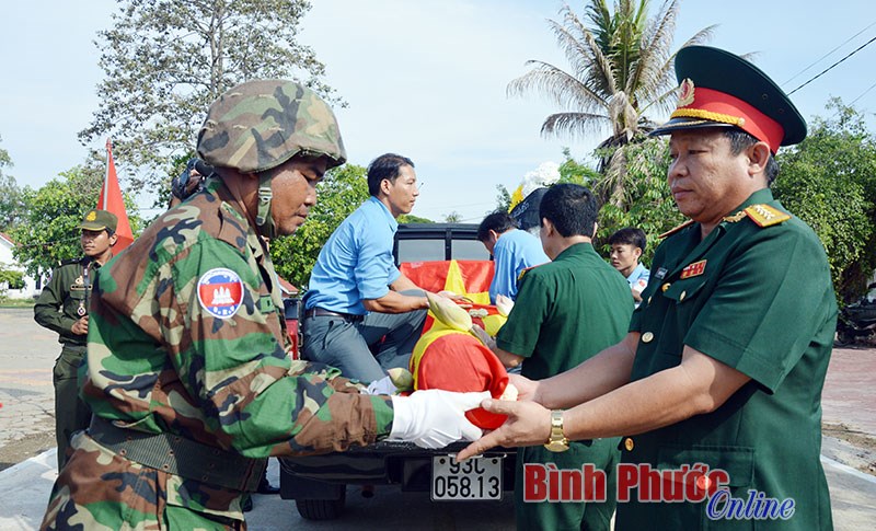 Tiếp nhận 35 hài cốt liệt sĩ hy sinh tại Campuchia