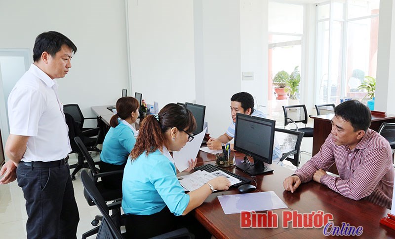 X&acirc;y dựng v&agrave; triển khai kiến tr&uacute;c ch&iacute;nh quyền điện tử tỉnh