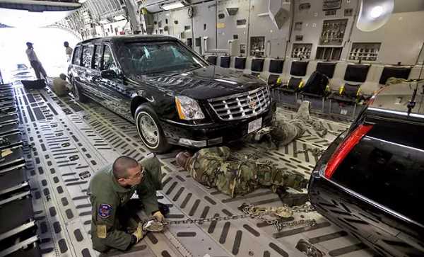 Xe và trực thăng chuyên dụng của Tổng thống Mỹ đã tới Singapore