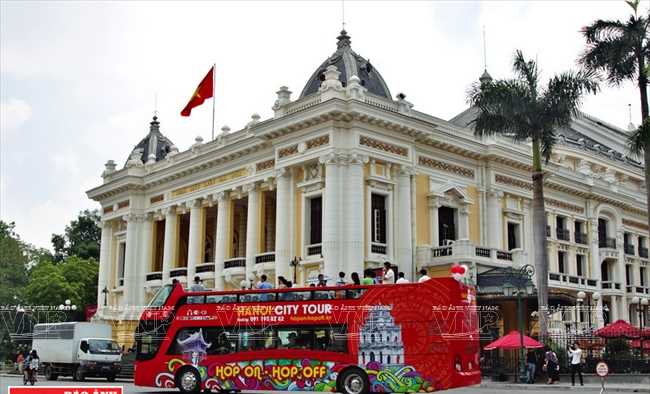 Du lịch Hà Nội với xe buýt hai tầng