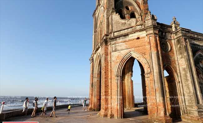 Nhà thờ đổ Hải Lý - Chứng tích biến đổi khí hậu