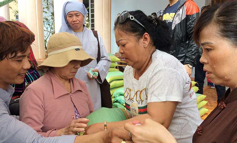 1.515 phần quà tặng người yếu thế, hộ nghèo