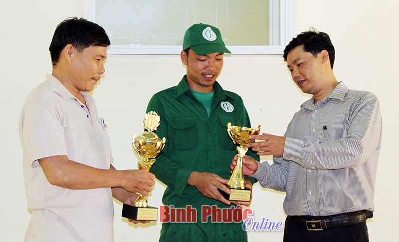 Những đôi tay vàng