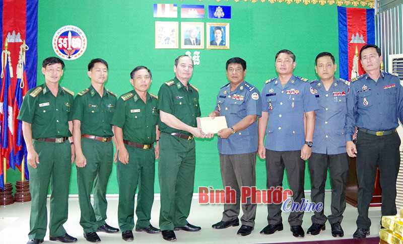 Bộ chỉ huy BĐBP Bình Phước: Trao đổi tình hình với lực lượng bảo vệ biên giới Campuchia