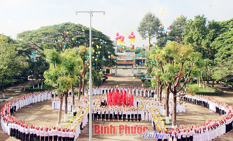 Hơn 246 ngàn học sinh Bình Phước bước vào năm học mới