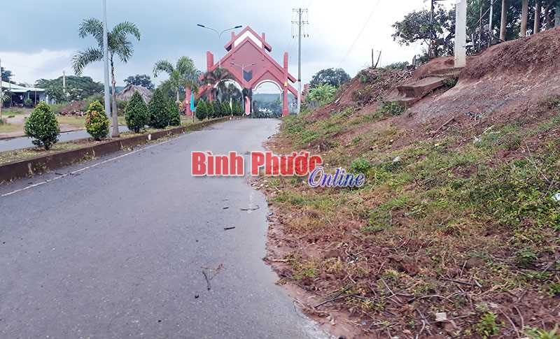 Những hình ảnh chưa đẹp ở Khu bảo tồn văn hóa Bom Bo