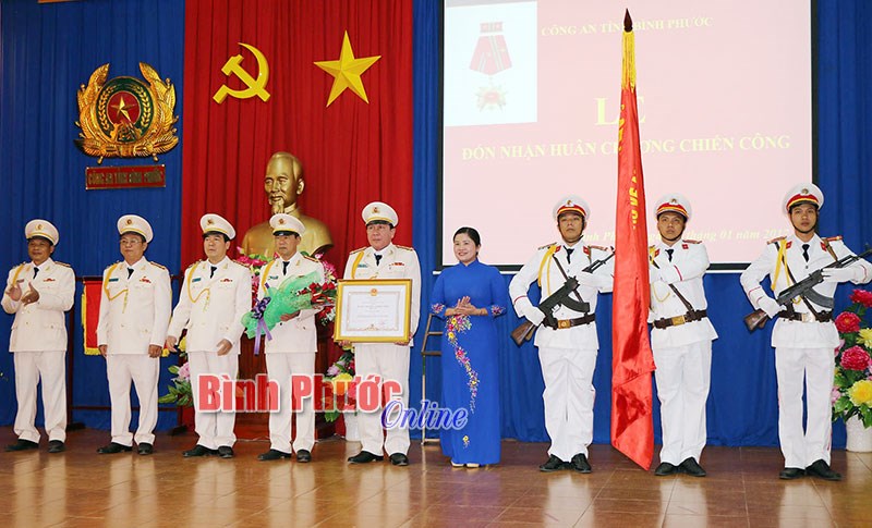 Xứng đáng với niềm tin của Đảng và nhân dân