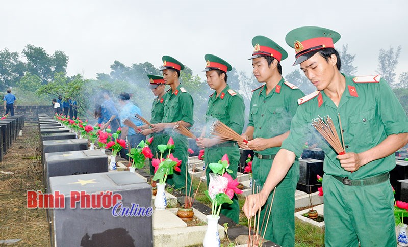 Tuổi trẻ Bình Phước trồng 2.500 cây xanh vì một Việt Nam xanh
