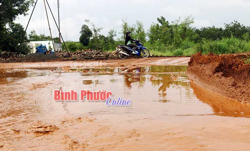 Khốn khổ vì đường ĐT756 xuống cấp