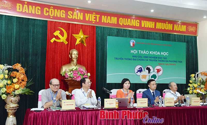Hội thảo khoa học về truyền thông đại chúng và truyền thông đa phương tiện
