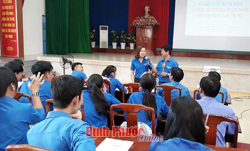 150 cán bộ đoàn, đội tập huấn kỹ năng tuyên truyền miệng