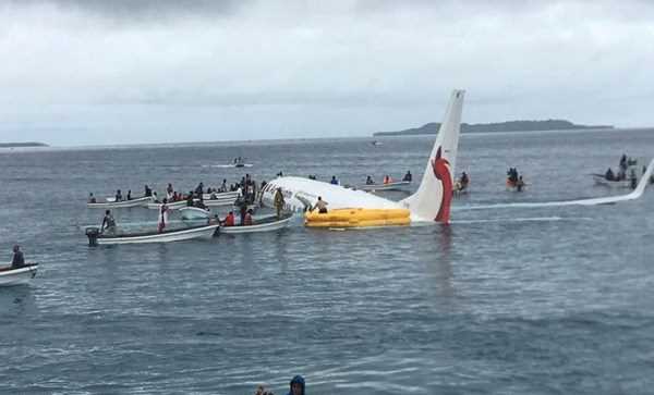 Có 4 người Việt trong vụ máy bay trượt khỏi đường băng ở Micronesia