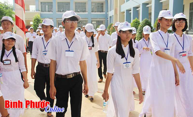 Điểm chuẩn xét tuyển sinh lớp 10 năm học 2018-2019: Cao hơn năm học trước 3-5 điểm
