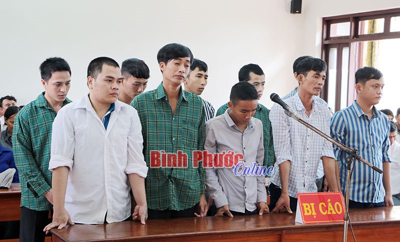 Tiếng nẹt pô = 44 năm 9 tháng tù