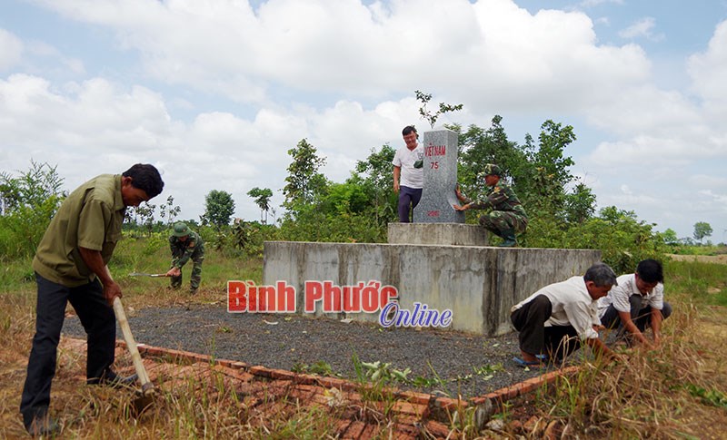 Những “cột mốc” ở vùng biên