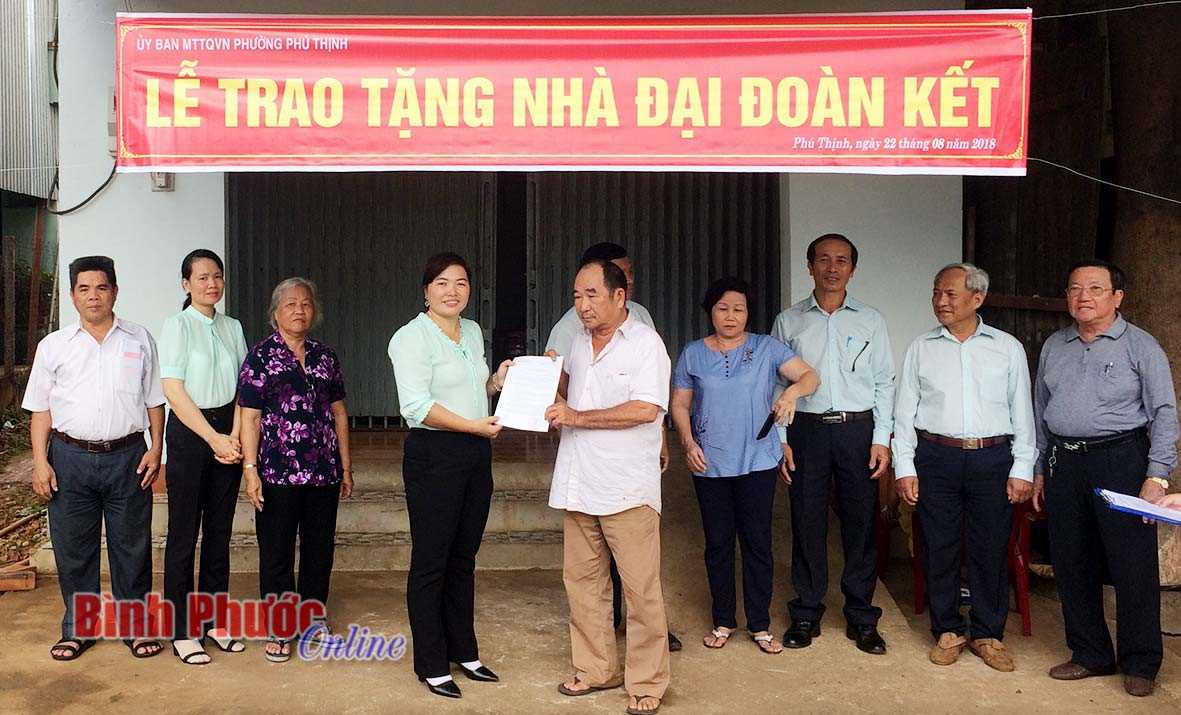 Bình Long xây tặng 54 nhà đại đoàn kết