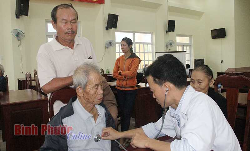 Thị đoàn Phước Long tổ chức các hoạt động đền ơn đáp nghĩa