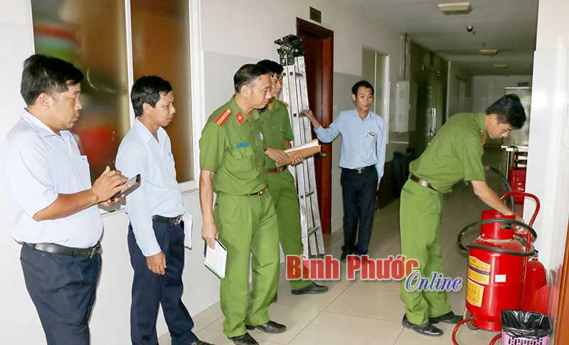 Chú trọng phòng cháy trong kinh doanh karaoke, khách sạn nhiều tầng