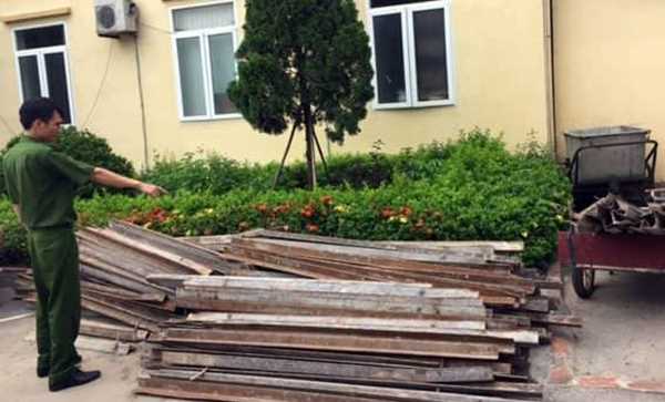 Trộm sắt công trình