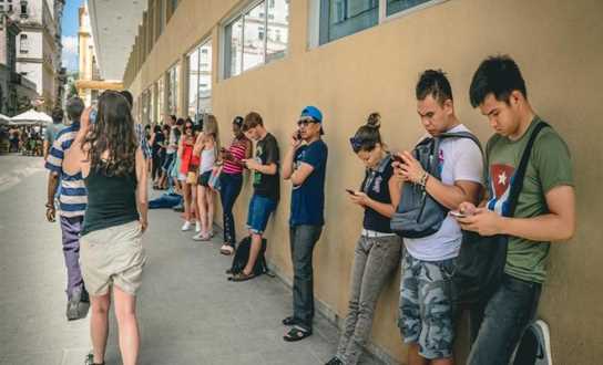 Cuba bắt đầu cung cấp dịch vụ truy cập Internet di động