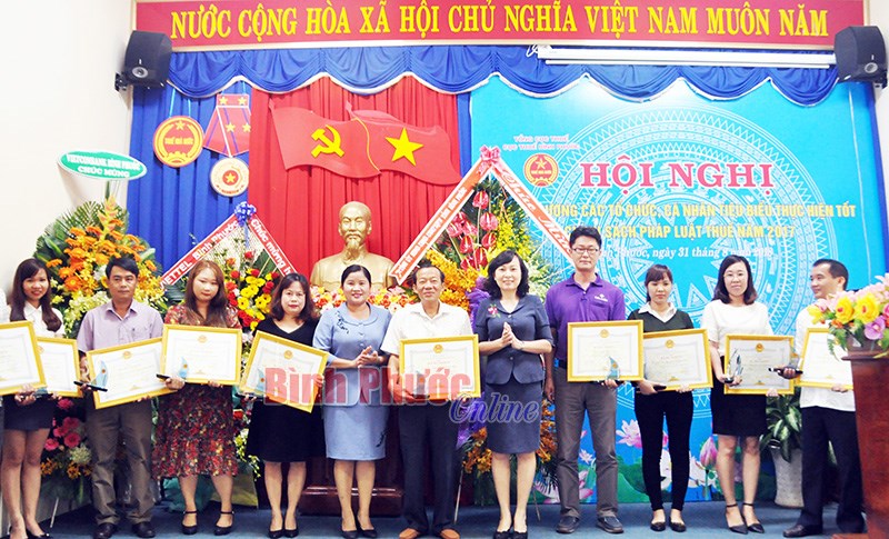 Cục Thuế tỉnh tuyên dương người nộp thuế