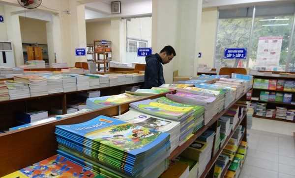 Bộ Giáo dục: Sẽ quán triệt nhà xuất bản để tái sử dụng sách giáo khoa