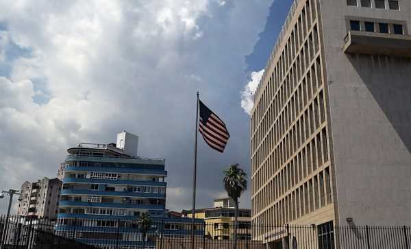 Mỹ giảm thời hạn nhiệm kỳ của các nhà ngoại giao tại Cuba