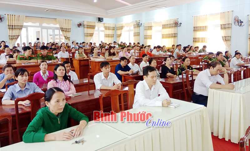 Đảng ủy Khối doanh nghiệp và huyện ủy Đồng Phú, Bù Đăng: Quán triệt Nghị quyết Trung ương 7, khóa XII