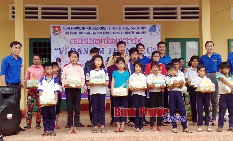 Dấu ấn thanh niên tình nguyện hè