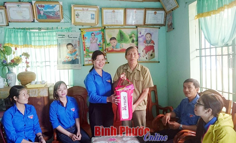 Đồng Xoài công nhận 93 “Gia đình cách mạng tiêu biểu”