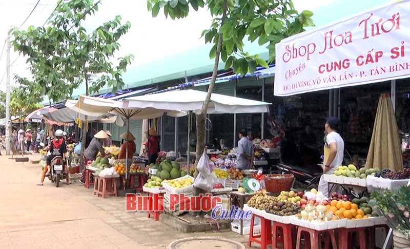 Đồng Xoài: Tiểu thương yên tâm buôn bán tại khu 72 sạp
