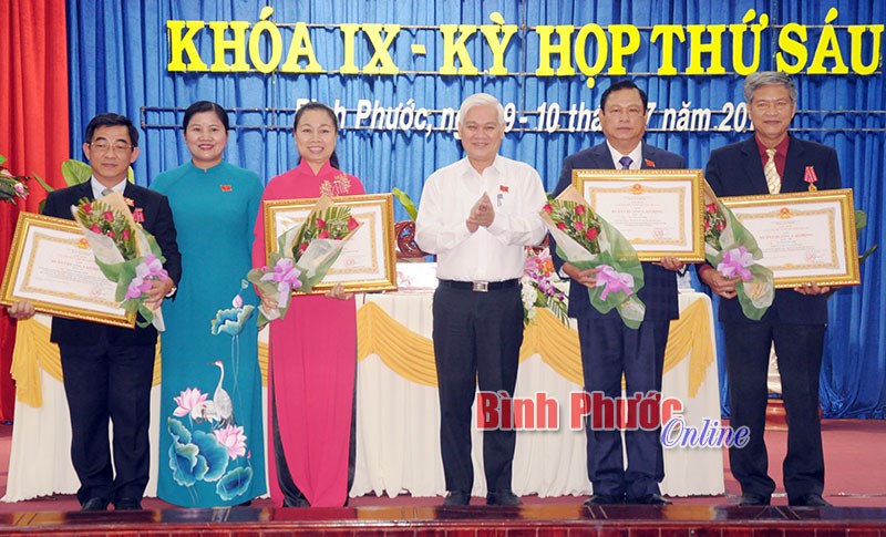 Bế mạc kỳ họp thứ 6, HĐND tỉnh khóa IX