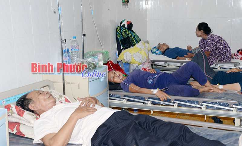 32 người nhập viện nghi ngộ độc thực phẩm